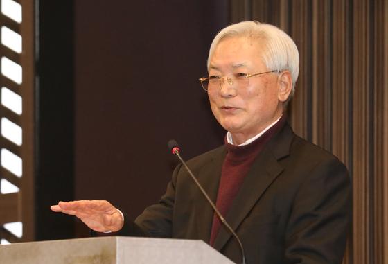 이재명, 경남 양산서 '노무현·문재인 멘토' 송기인 신부 예방