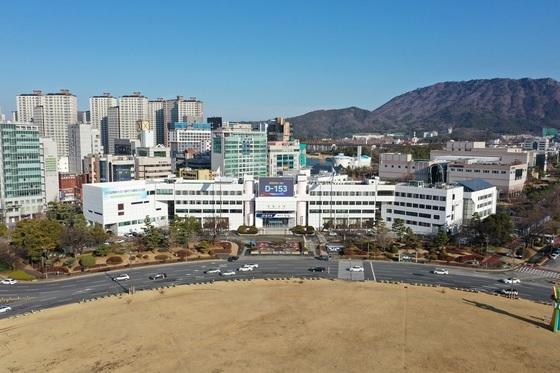 '무주공산' 된 창원시장 선거 민주 4명·국힘 10명 출마 '혼전'