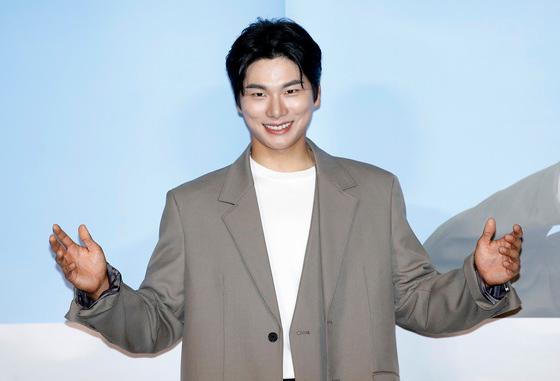 "이이경 '친구 세 명이랑 XX하겠다'길래 무서웠다…이젠 폭로 후회"