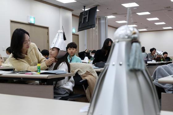 '듣고 보고 만드는 가야'…부산 복천박물관, 어린이 박물관 교실 운영 