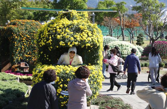 황산공원 국화축제 등 양산 가을축제 '대성황'