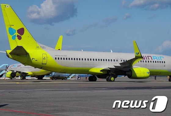 부산발 세부 향하던 여객기서 승객이 승무원 폭행…현지 경찰 인계