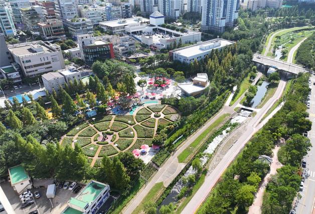 기장군, 좌광천 정원 방문객에 유모차 등 물품 무료 대여