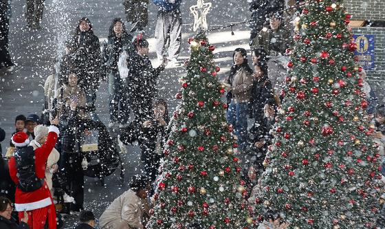부산에 내리는 인공 눈