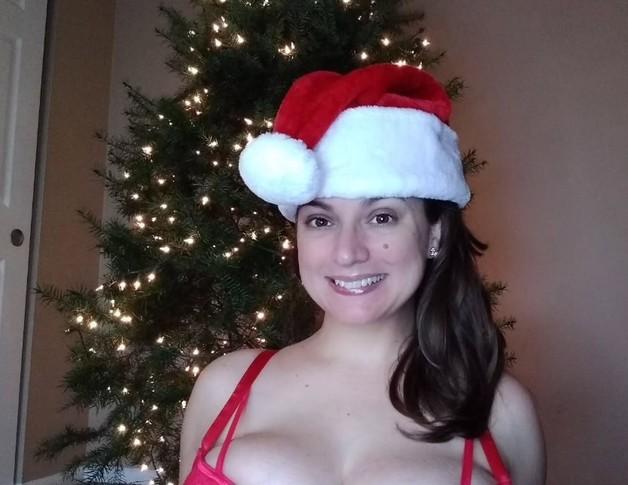 눈물 모아 파는 40대 애 넷 엄마, 한 병 90만원…"젖은 휴지·베개도 인기"