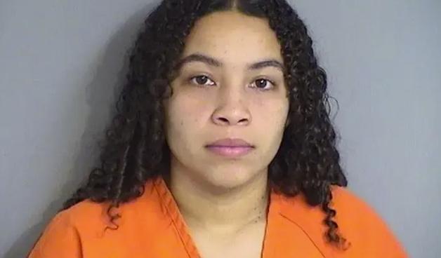 13세 제자에게 벗은 사진 보내며 성관계 제안 20대 여교사…"더 있다"