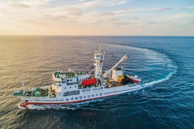 해양수산연수원 실습선 '한미르'호 2주간 원양항해 마치고 귀항