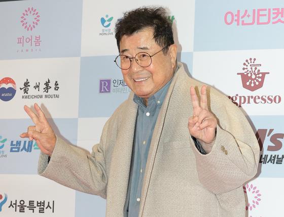 백일섭 사진 30년 무단 사용 주방용품 업체…법원 "1억 배상하라"