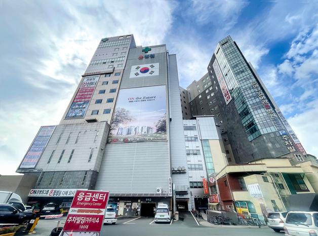 '응급실 12곳 뺑뺑이' 초등생, 10분 거리 대학병원 3곳 있었다