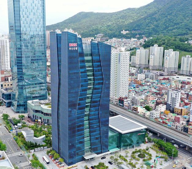 김성주 부산은행장, 별도 취임식 없이 공식업무 돌입