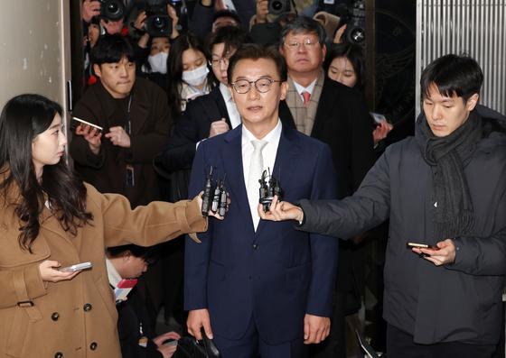 전재수 ‘여전한 존재감’ 왜?…통일교 의혹에도 여론조사서 박형준과 팽팽