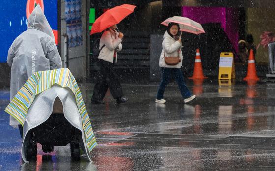 [오늘의 날씨] 부산·경남(10일, 토)…경남내륙 비나 눈, 해상 높은 파도