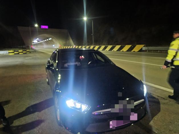 고속도로서 갑자기 유턴…만취 40대 남성, 8.5㎞ '공포의 역주행'