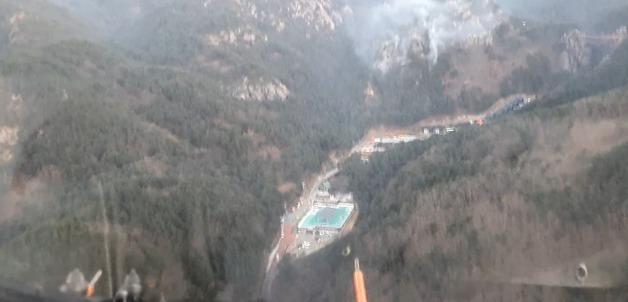 거창 가조면 산불…헬기 14대 투입 진화 중