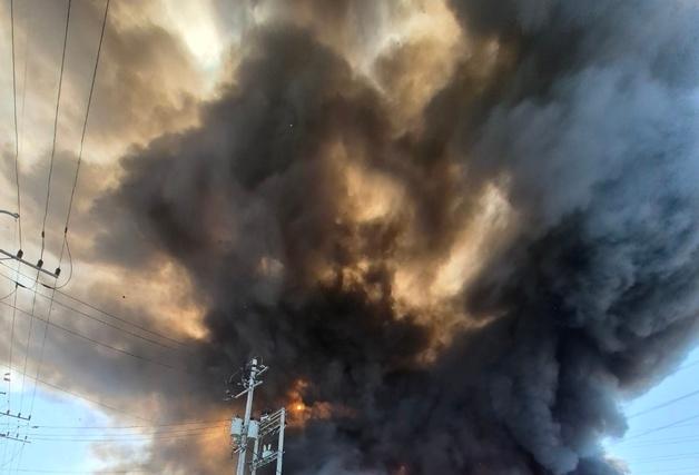 공장·아파트·야산…건조한 대기 속 전국 곳곳 화재 잇따라(종합)