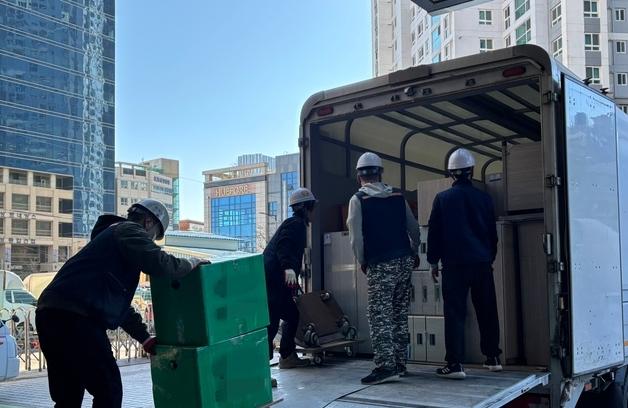 "오늘은 해수부 이삿날입니다"…공사·이사·시장 차량으로 '분주'