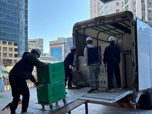 "오늘은 해수부 이삿날입니다"…공사·이사·시장 차량으로 '분주'