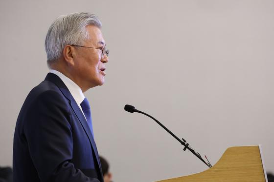 문재인 "아직 내란세력 반성과 사죄 없어…경각심 놓지 말아야"