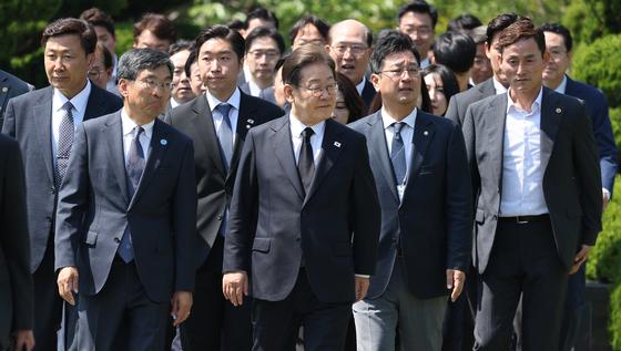 이재명 "박빙 승부 될 것…압도적 아닌 반드시 승리가 목표"