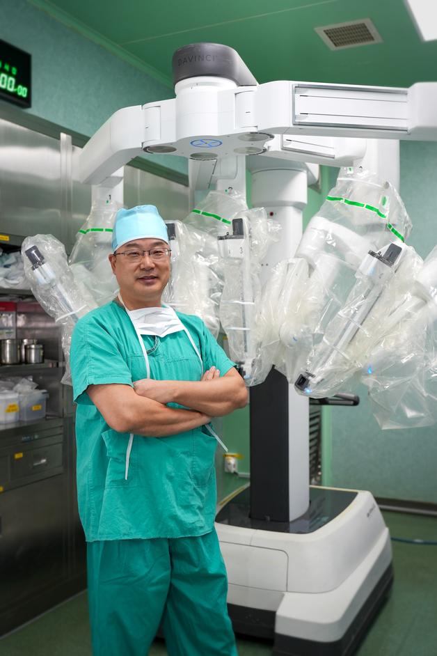 배기범 부산백병원 외과교수, 대장암 로봇수술 560례 돌파