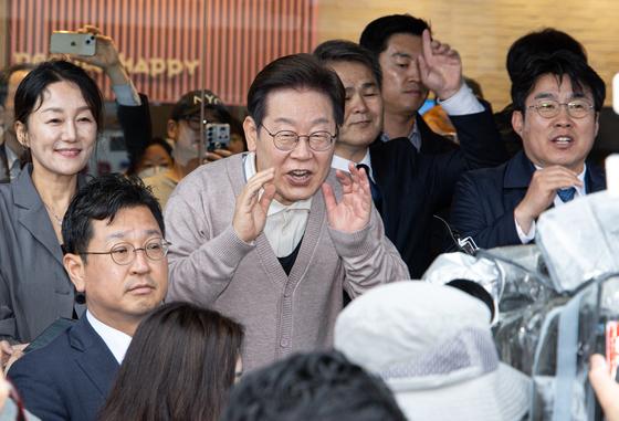 이재명, TK 이어 경남 훑기…3차 걸친 경청투어 마무리 수순