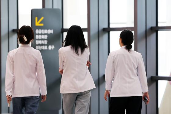 부산 '소아 환자 거절' 비극…"소아과 전문의 부족에 배후 진료 불가"