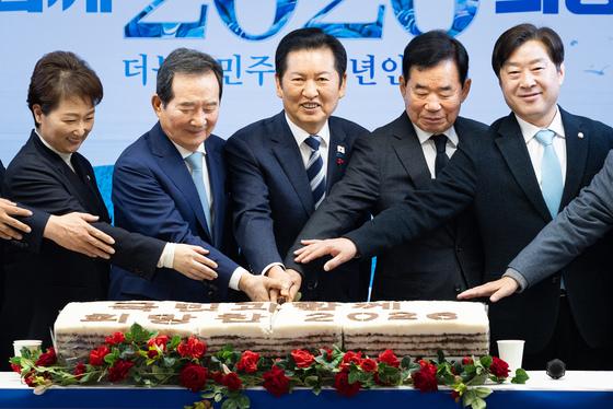 정청래 "불광불급, 역사적 책무 다할 것…당정청 혼연일체"