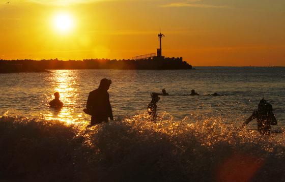 [오늘의 날씨] 부산·경남(3일, 토)…아침 최저 영하 4~10도