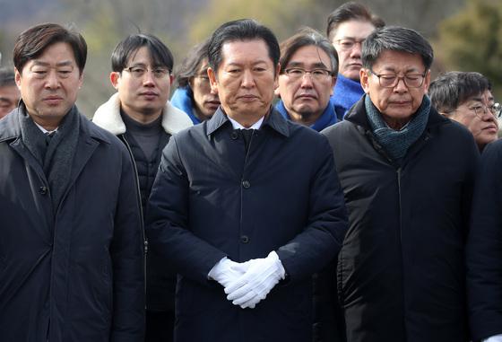 정청래 "당, 지선 비상체제로…김병기도 윤리감찰 지시"