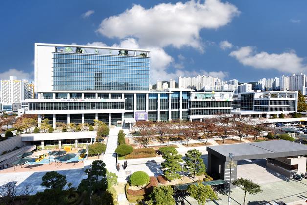 부산 사상구 "효력 잃은 여권 안전하게 폐기하세요"