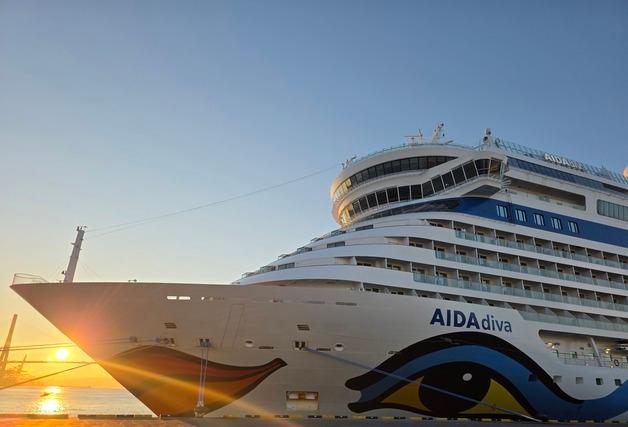 부산항만공사 "역대 최대 420항차 크루즈 입항에도 수용 이상 무" 