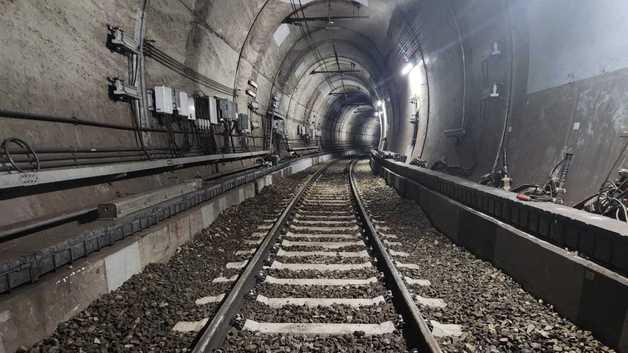 부산 1호선 서대신~동대신 방진콘크리트 침목 설치 완료