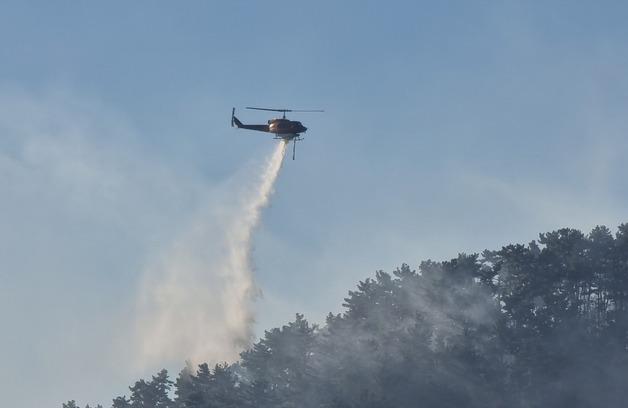 '축구장 15개 면적 소실' 부산 기장 산불, 14시간 만에 불길 잡아