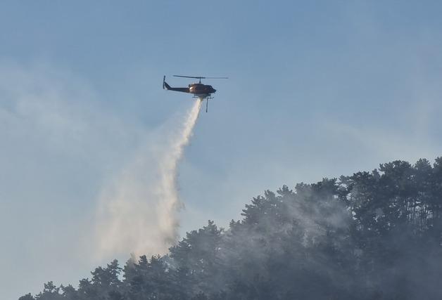 '축구장 15개 면적 소실' 부산 기장 산불, 14시간 만에 불길 잡아