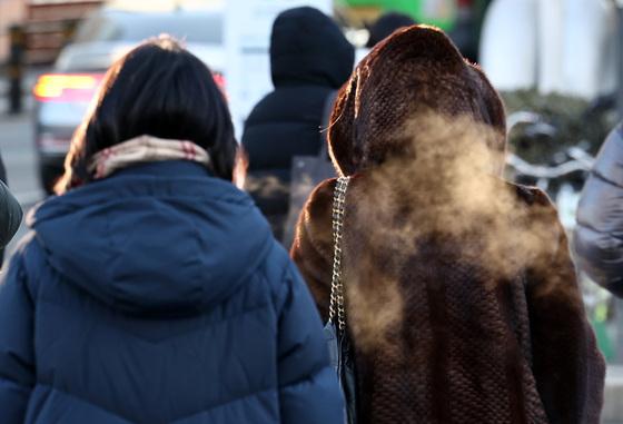 [오늘의 날씨]부산·경남(25일, 일)…건조하고 강한 바람