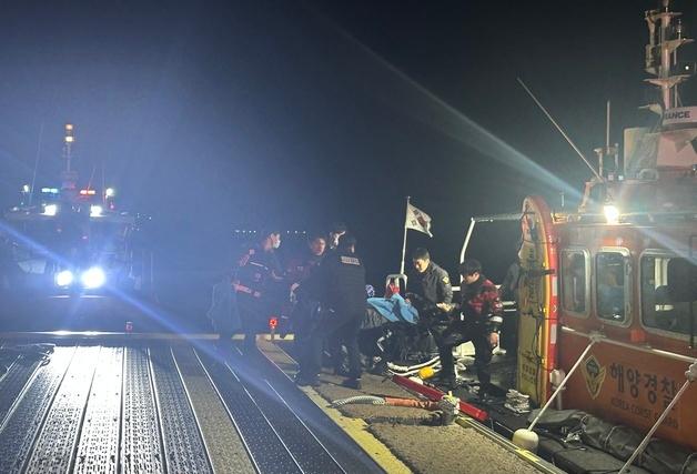 "친구가 바다에 뛰어든대요" 신고…해경, 20대 무사 구조