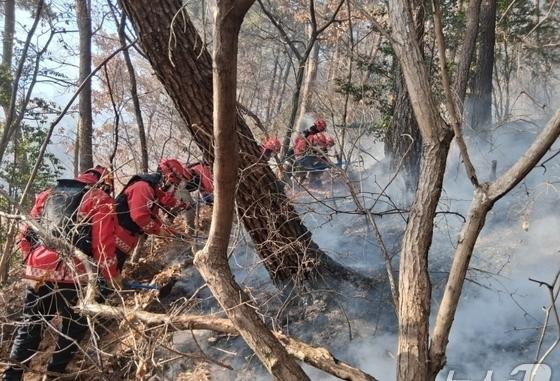 '건조특보' 속 경남·북 산불 잇따라…총 6건(종합3보)