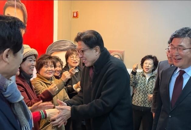 박형준 부산시장 "지역 상권 활력 되찾도록 정책 역량 집중"