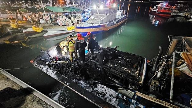 새벽 통영 통발어선서 원인미상 화재…15분 만에 진화