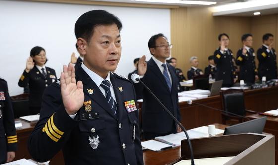 선서하는 고범석 서울경찰청장