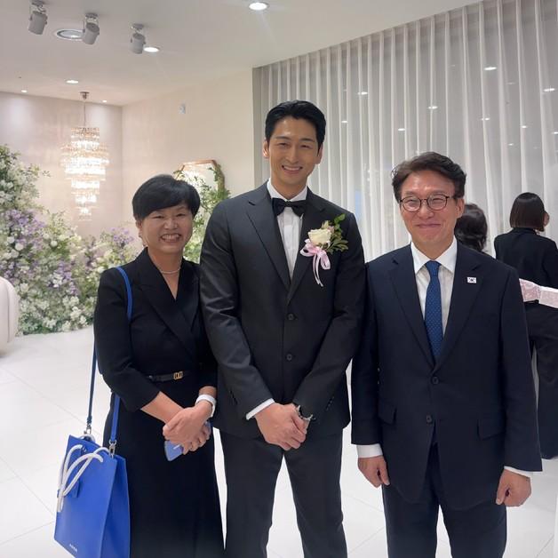 "결혼식에 가겠다"…김민석 대표, 부산 청년정치인과의 약속 지켜