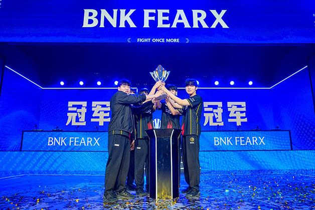 'BNK 네이밍 후원' 피어엑스 e스포츠팀, 글로벌 대회서 우승