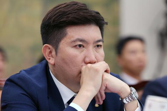 "유승민 회장님, 탁구를 병역 면제 위해 시작했나요?" [국감 말말말]