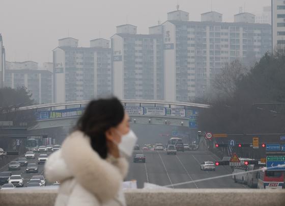 [오늘의 날씨] 부산·경남(15일, 일)…미세먼지 '나쁨', 일교차 15도↑