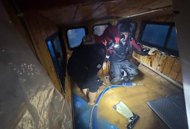 통영 인근 해상서 낚시어선 침수…인명피해는 없어