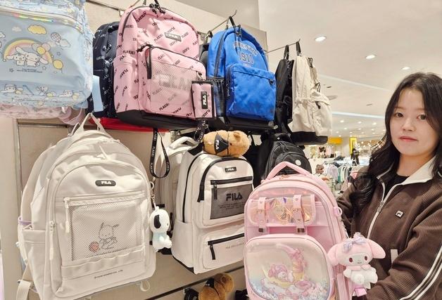 신학기 대비 막바지…부산지역 롯데백화점 '킨더유니버스 페어'