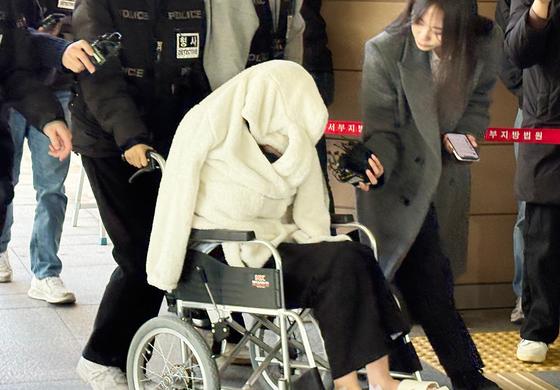 '약물 투약' 추락 포르쉐 운전자는 '유명 인플루언서'…사고 후 계정 삭제