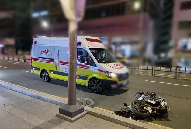 해운대해수욕장 인근서 오토바이 전도 사고…30대 운전자 사망