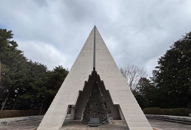 주말 부산 3.1운동독립기념탑, 차분한 가운데 참배객 맞을 준비