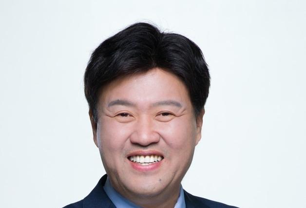 '대통령 측근' 김용, 부산서 출판기념회 "부산의 이재명들과 함께"